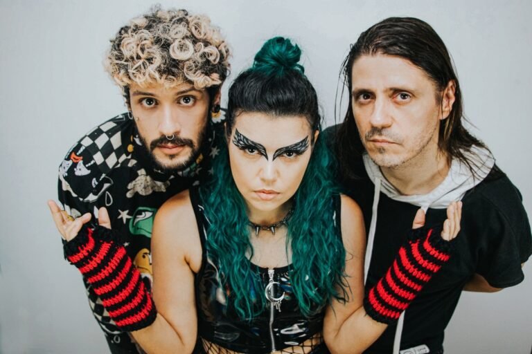 Drenna toca no João Rock antes de lançar ‘Levante’, com quatro convidadas