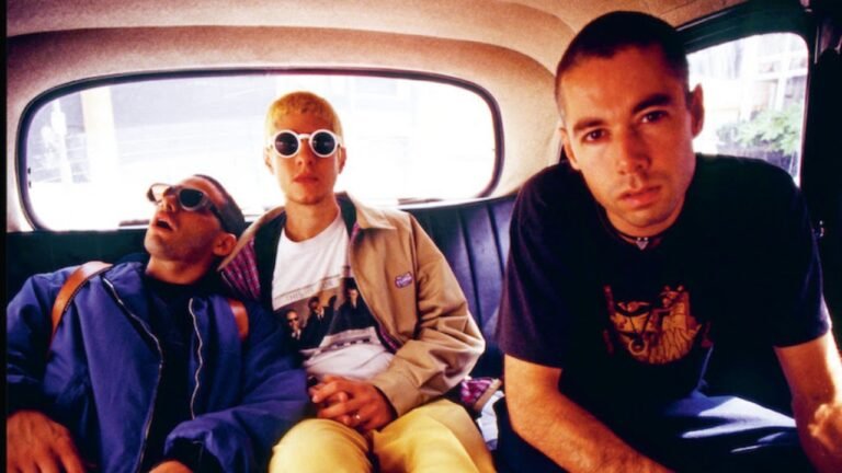 ESTE NÃO É O FIM #3 – O Mix que nunca termina: 15 anos de Hot Sauce Committee e a lição eterna dos Beastie Boys