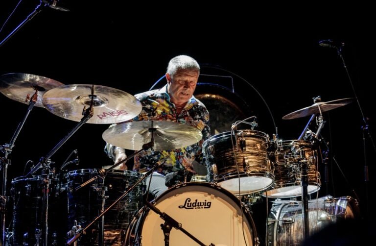 Carl Palmer traz o legado do Emerson, Lake & Palmer para apresentação única em São Paulo