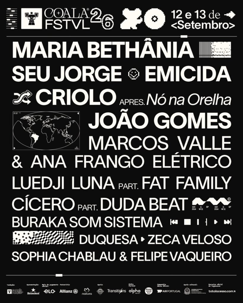 Retrato promocional do rapper Emicida focado em sua expressão artística e marcante. A imagem reflete a identidade visual urbana, madura e conceitual que acompanha a sua nova turnê inspirada no legado do rap nacional e na celebração da cultura de rua.
