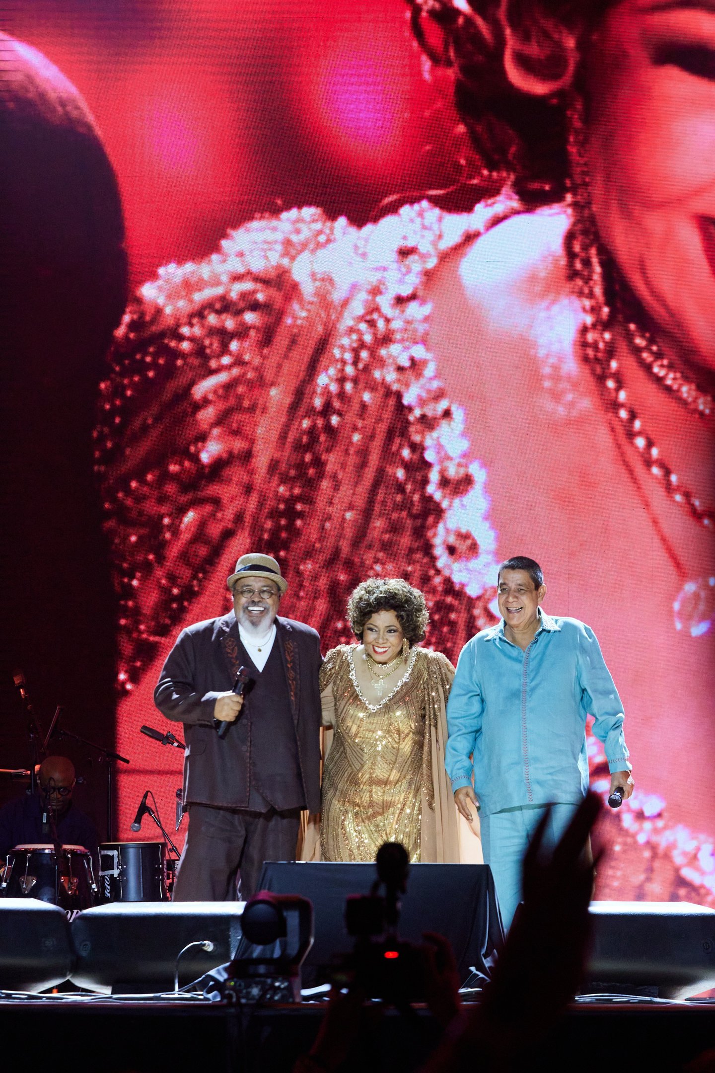 Jorge Aragão, Alcione e Zeca Pagodinho em show no Maracanã, da turnê O Grande Encontro do Samba.