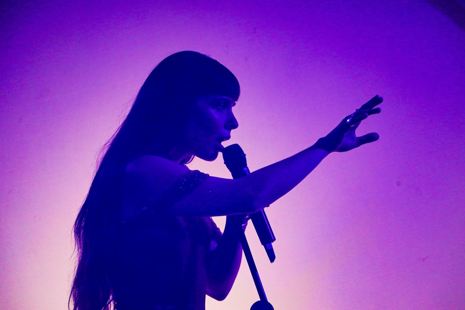 Julia Mestre apresenta evolução da turnê "Maravilhosamente Bem" em show magnético no Sesc Campinas Fim 0121 WG2DOCqw1J8pWsSD