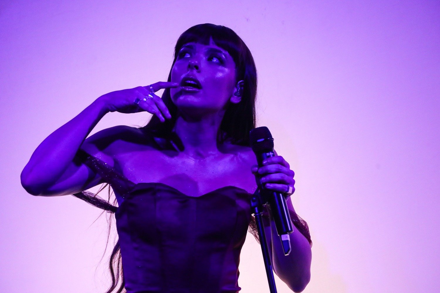 Julia Mestre apresenta evolução da turnê "Maravilhosamente Bem" em show magnético no Sesc Campinas Fim 0160 N2TBMtht4NRiZV2C