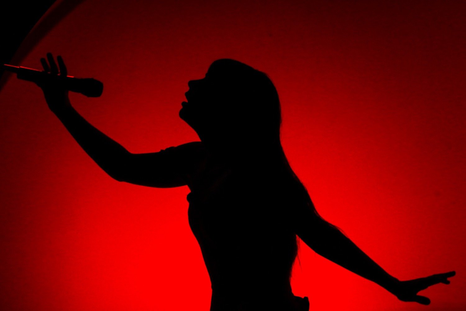 Julia Mestre apresenta evolução da turnê "Maravilhosamente Bem" em show magnético no Sesc Campinas Fim 0256 6Mc8BaC2dAsGqekB