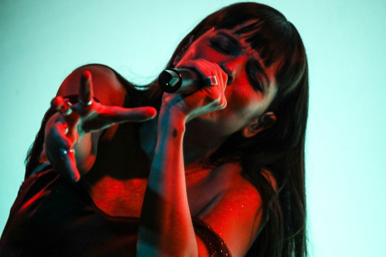 Julia Mestre apresenta evolução da turnê "Maravilhosamente Bem" em show magnético no Sesc Campinas Fim 0414 IgGbuQhixxOjaBEk