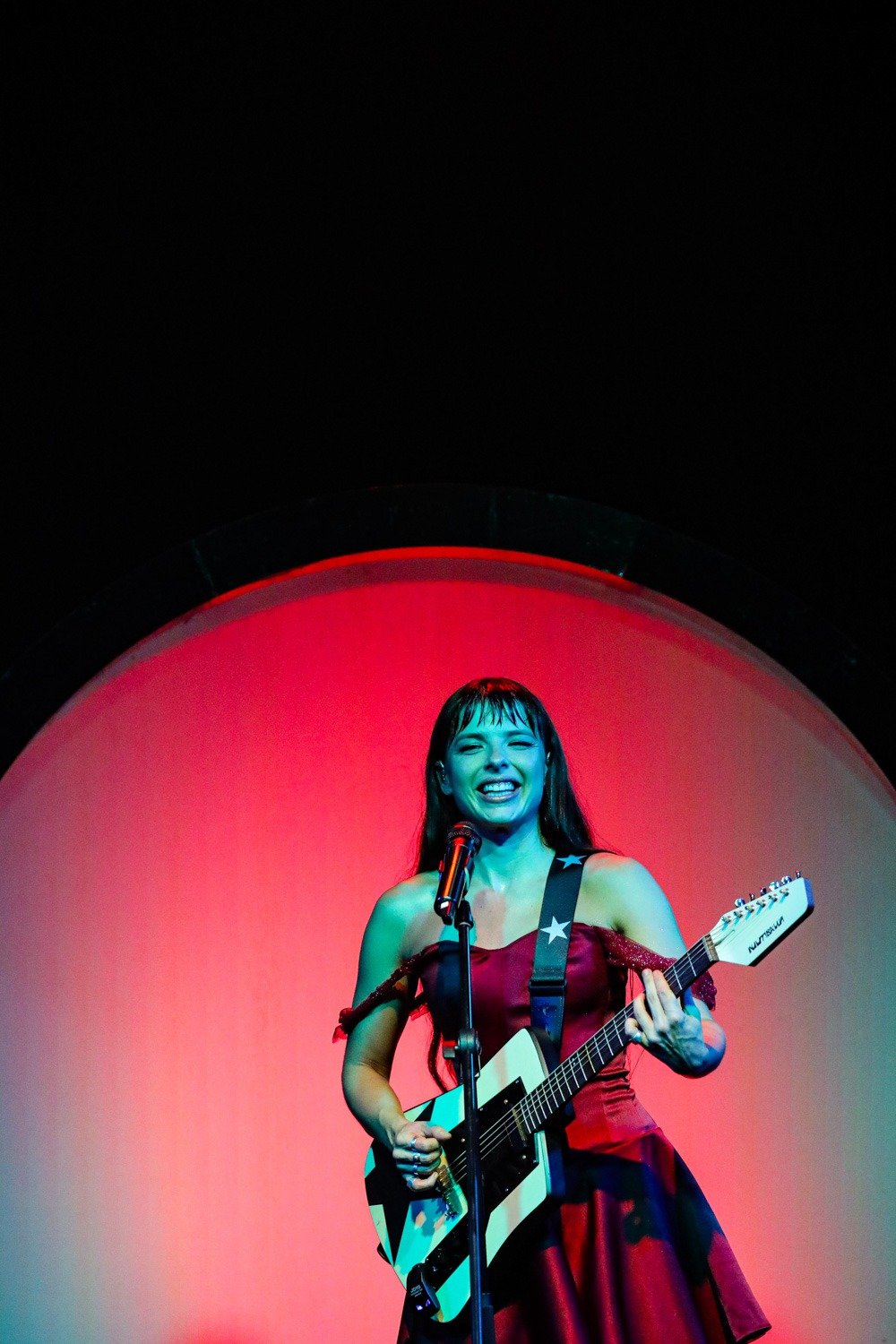 Julia Mestre apresenta evolução da turnê "Maravilhosamente Bem" em show magnético no Sesc Campinas Fim 0849 JBbhqjJqtVBALCGS