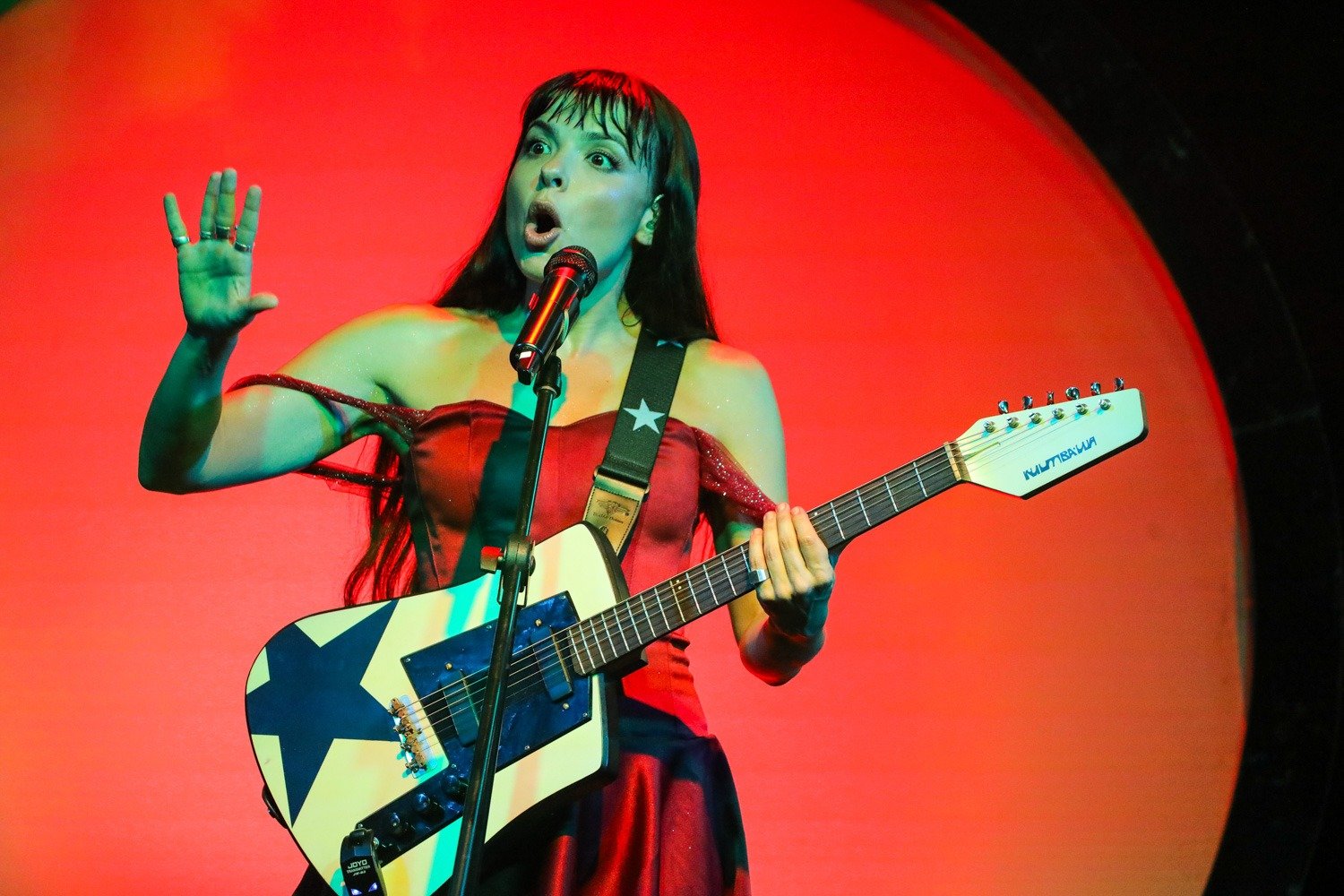 Julia Mestre apresenta evolução da turnê "Maravilhosamente Bem" em show magnético no Sesc Campinas Fim 0868 Lf5OU1AxAzfWxorM