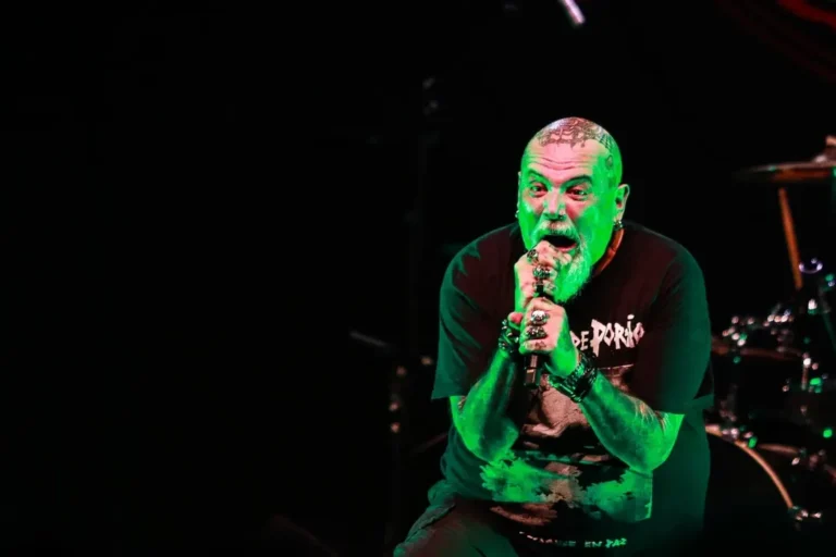 Burning House celebra 1 ano de resistência com João Gordo, Jão e Velhas Virgens