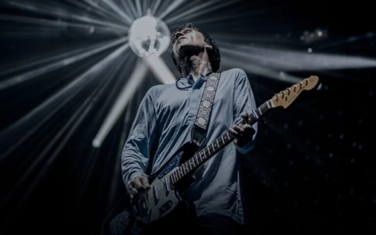 Johnny Marr confirma show único em São Paulo após 11 anos de ausência