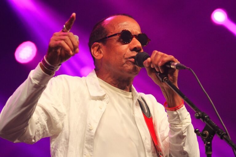 Jorge Ben Jor leva a sua Alquimia Popular Brasileira para o estádio em uma única apresentação em São Paulo