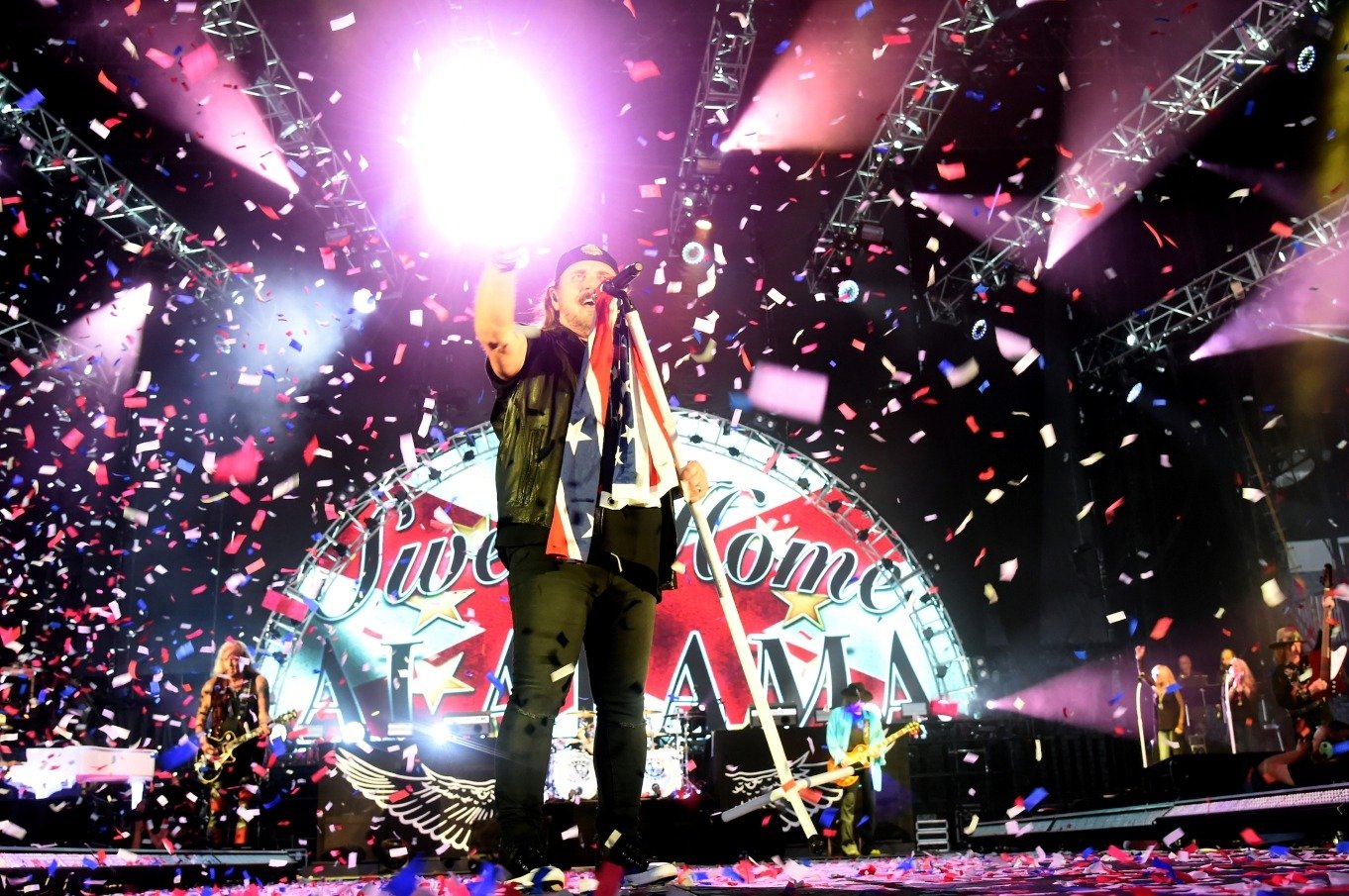 Domingo de Lendas: Lynyrd Skynyrd desembarca no Rio para noite histórica de Southern Rock Lenda absoluta do Southern Rock, Lynyrd Skynyrd, chega ao Qualistage no dia 05/04