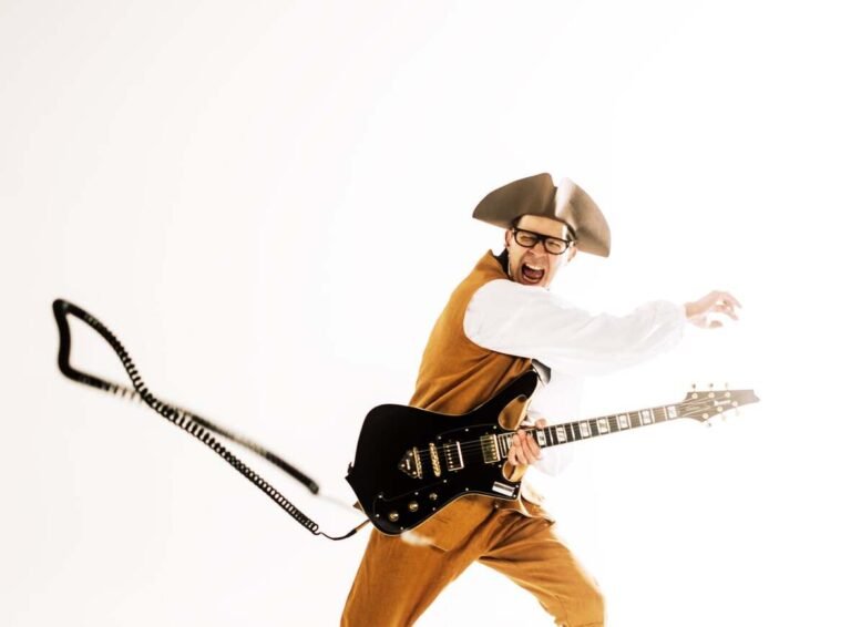 Paul Gilbert anuncia shows no Brasil com o inédito “WROC”