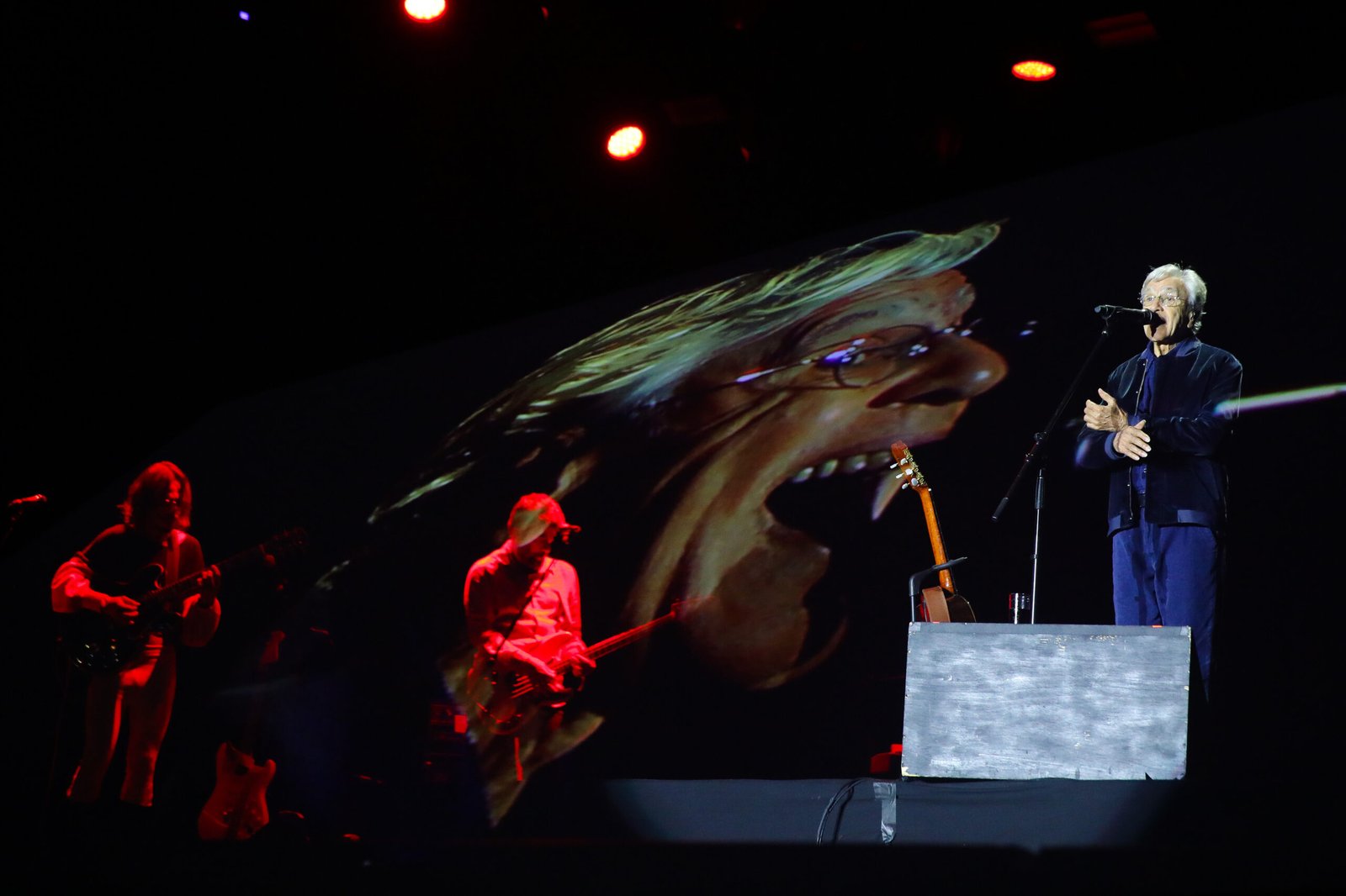 Caetano Veloso confirma show intimista em Curitiba no palco do recém-inaugurado Cine Lido