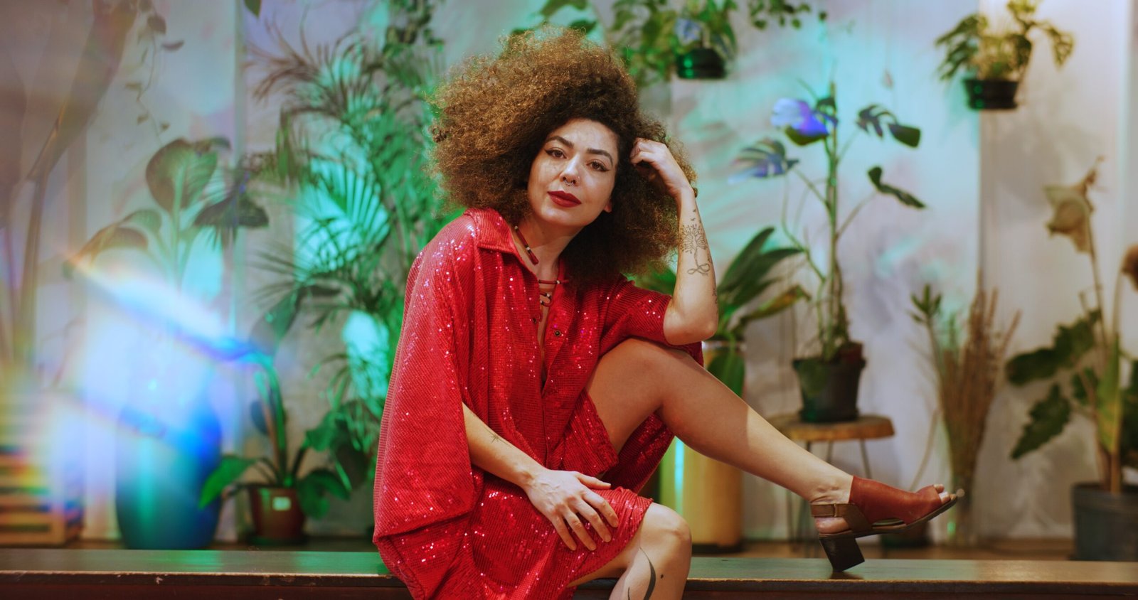Vanessa Moreno lança o single “Esfinge”, releitura autoral e experimental de Djavan