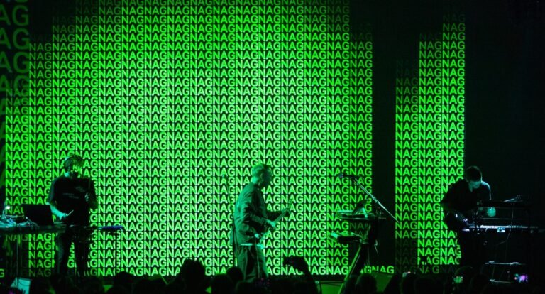 Cabaret Voltaire faz primeiro e último show no Brasil em março de 2027